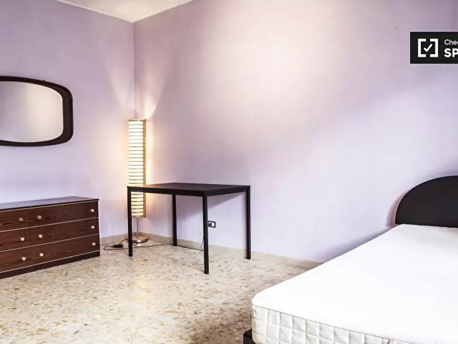 Immagine 3 di Camera condivisa in affitto  in Via Altavilla Irpina a Roma