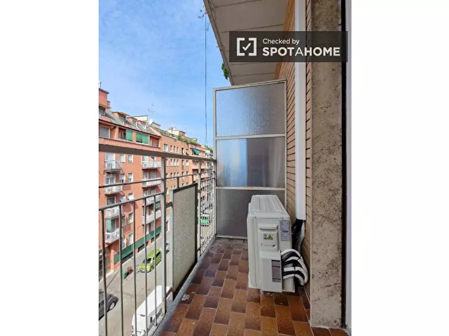 Immagine 3 di Camera condivisa in affitto  in Via Sebino a Milano
