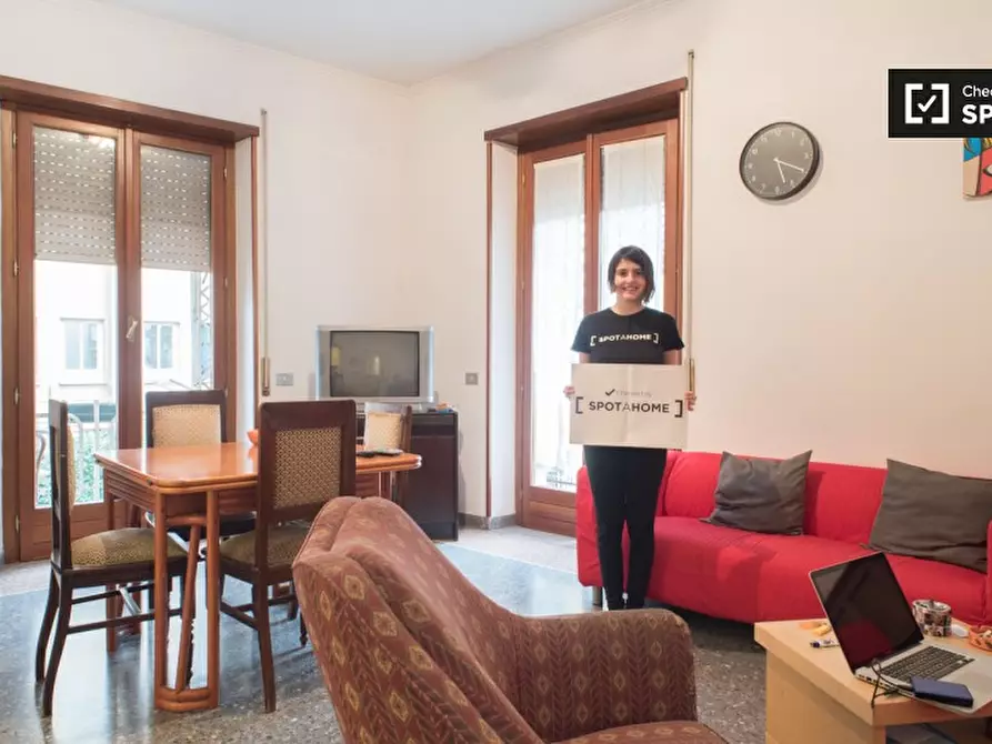 Immagine 9 di Camera condivisa in affitto  in Via Montebuono a Roma