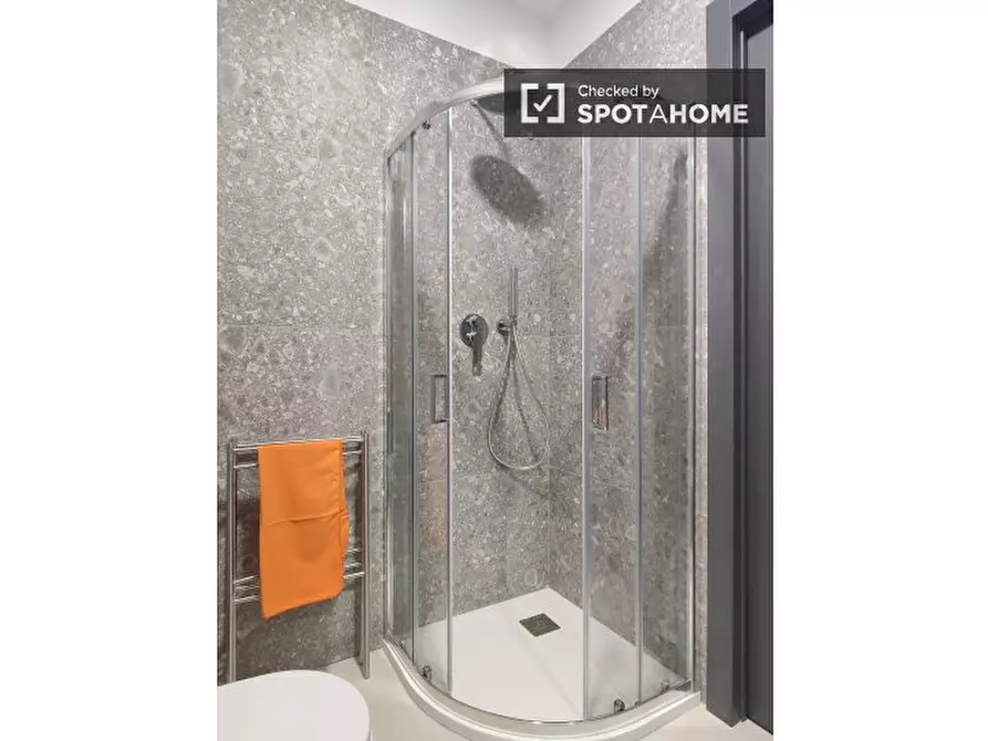 Immagine 14 di Camera condivisa in affitto  in Corso Italia a Milano