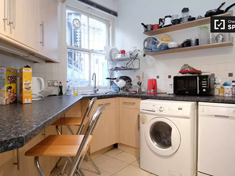 Immagine 7 di Camera condivisa in affitto  in Edith Road a Hammersmith