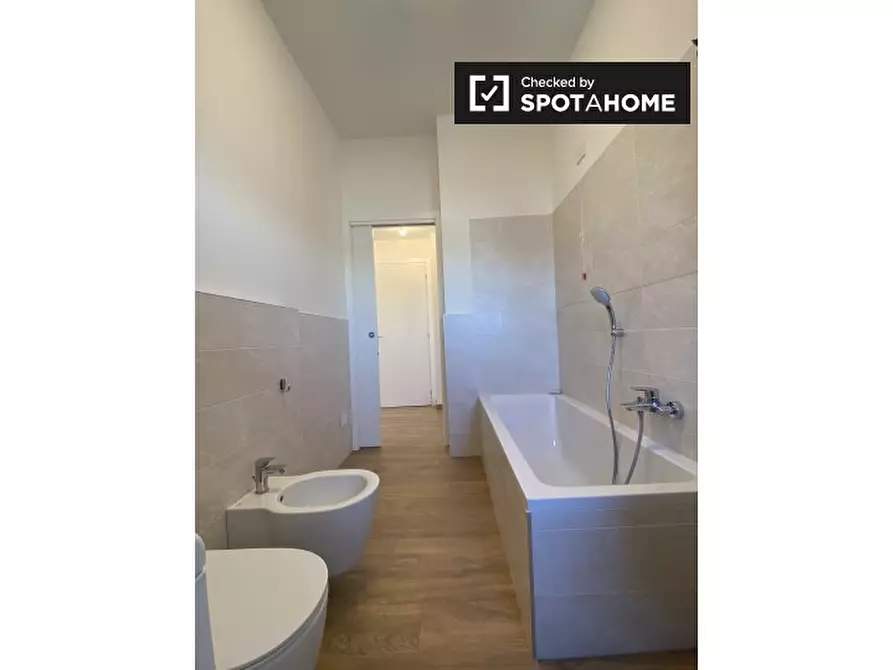 Immagine 19 di Appartamento in affitto  in Via Lucio Giunio Columella a Milano