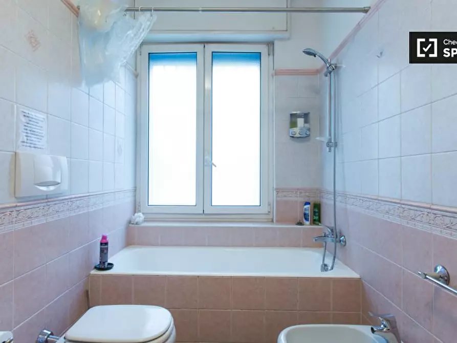 Immagine 13 di Camera condivisa in affitto  in Via Salemi a Milano