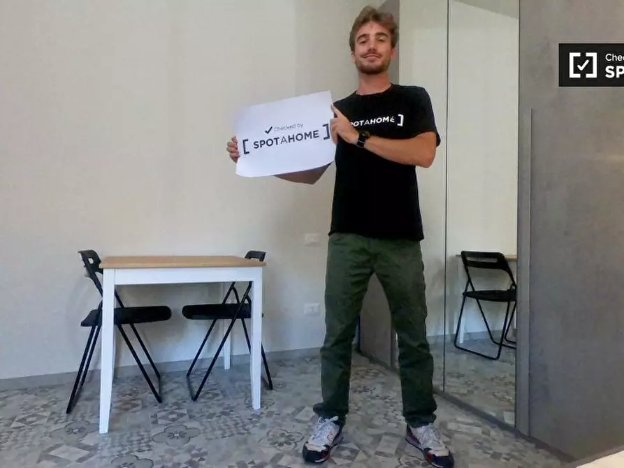 Immagine 14 di Camera condivisa in affitto  in Via Vincenzo Vela a Milano