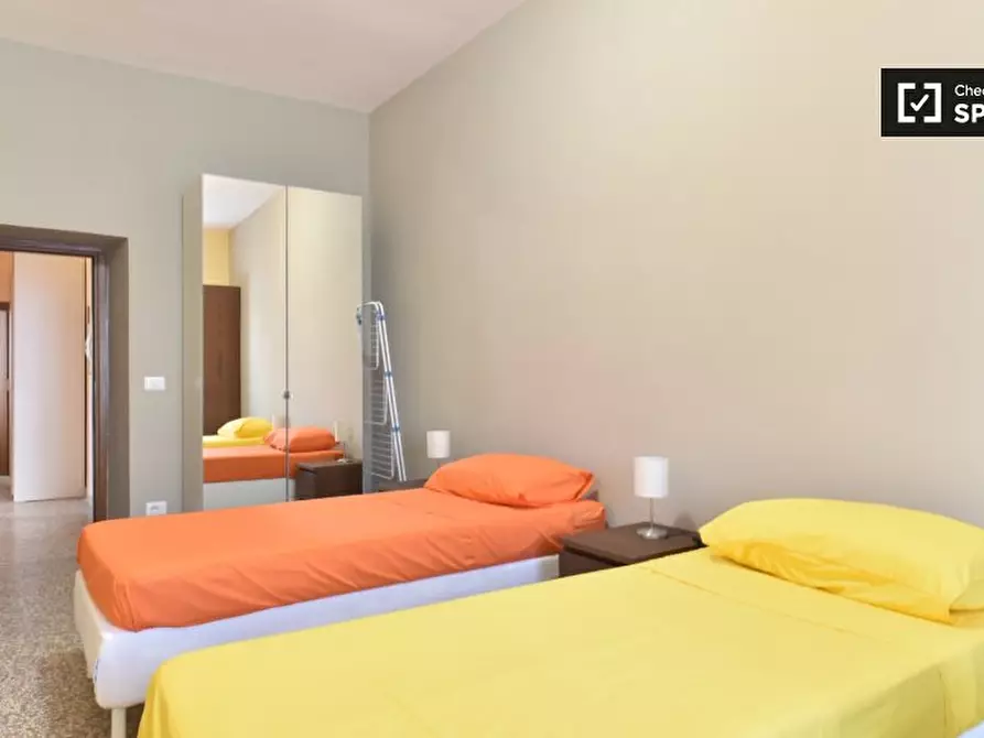 Immagine 3 di Camera condivisa in affitto  in Via dei Platani, 00172 Roma RM, Italy a Roma