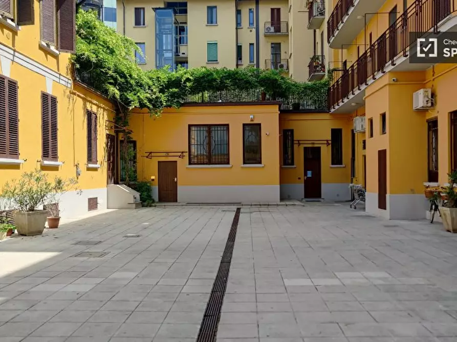 Immagine 10 di Ufficio in affitto  in Via Polesine a Milano