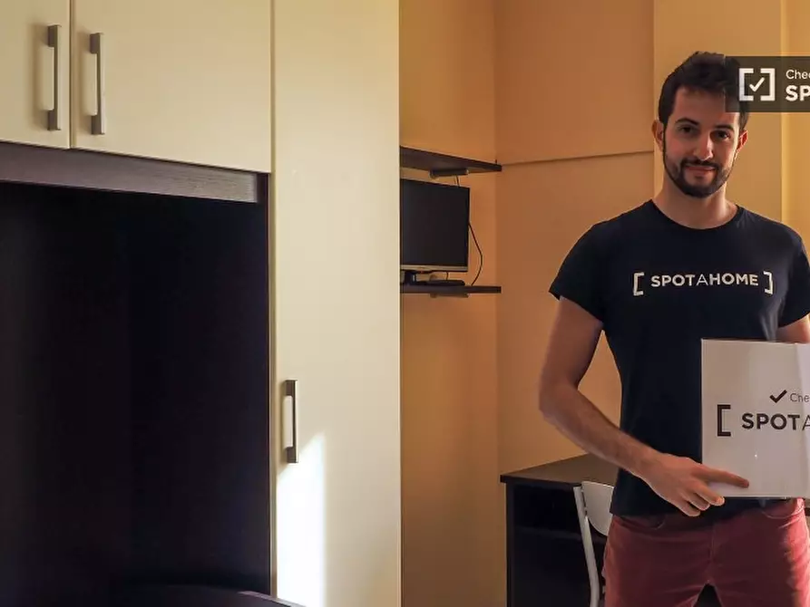 Immagine 1 di Ufficio in affitto  in Viale Antonio Gramsci a Sesto San Giovanni