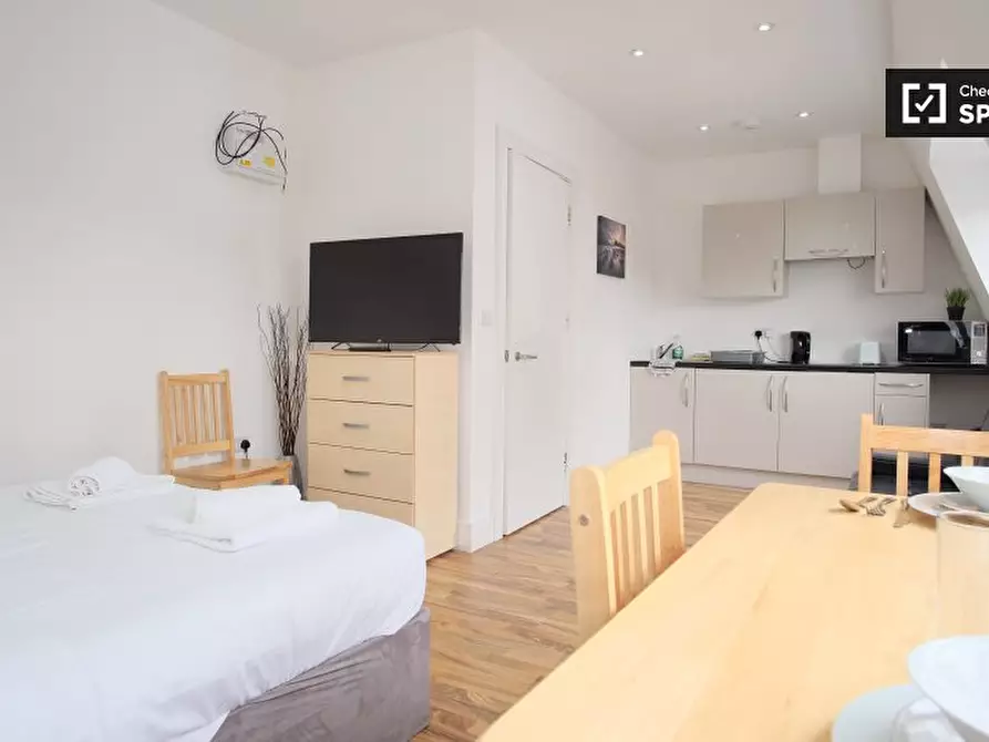 Immagine 5 di Ufficio in affitto  in St James's Rd a Camberwell