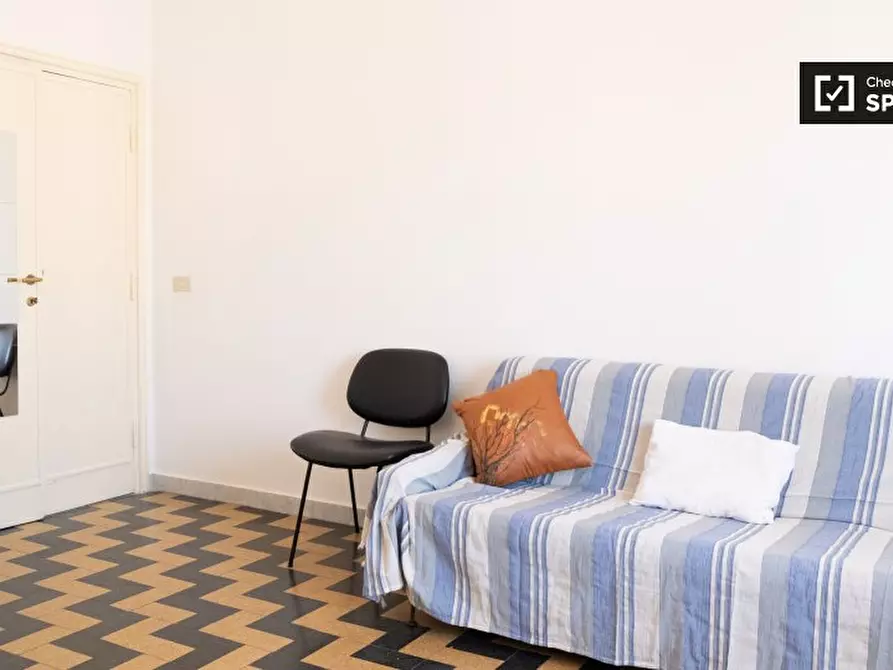 Immagine 3 di Camera condivisa in affitto  in Via Alfonso Borelli a Roma