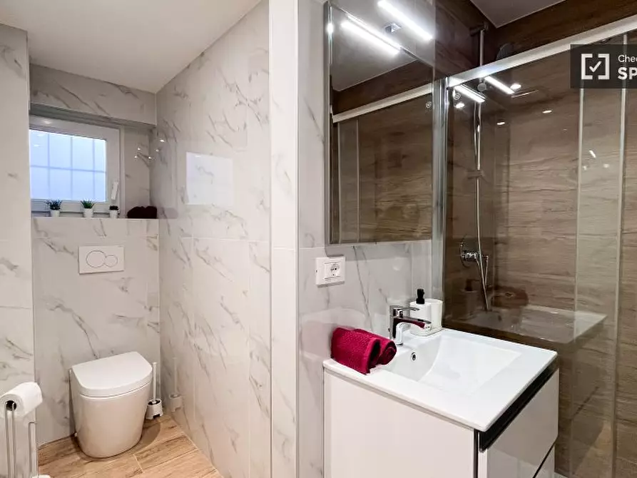 Immagine 13 di Camera condivisa in affitto  in Via Disciplini a Milano