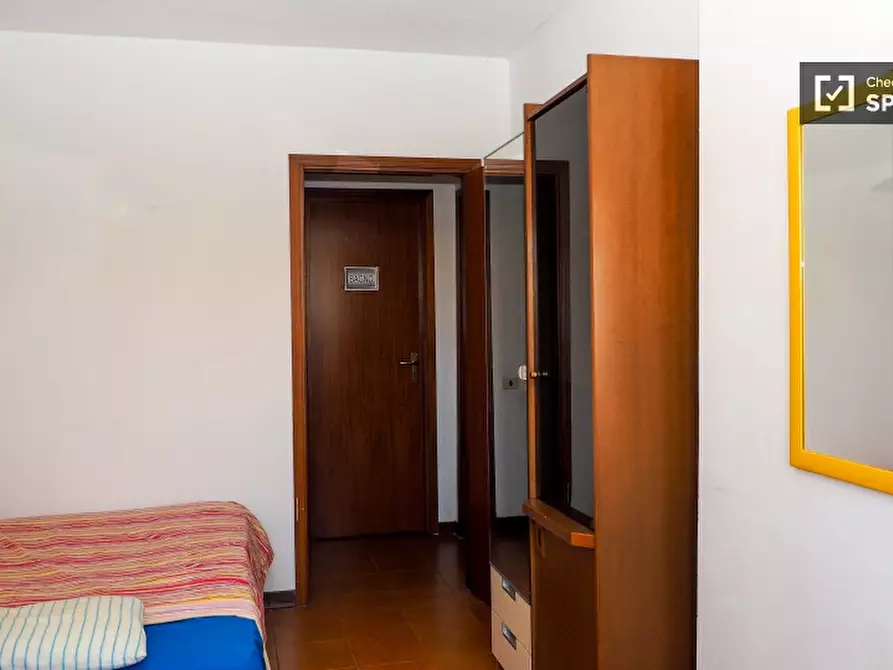 Immagine 2 di Camera condivisa in affitto  in Via dei Missaglia a Milano