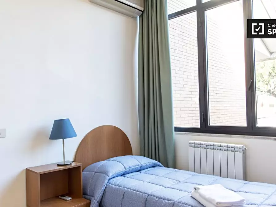 Immagine 19 di Appartamento in affitto  in Via Ildebrando Vivanti a Roma