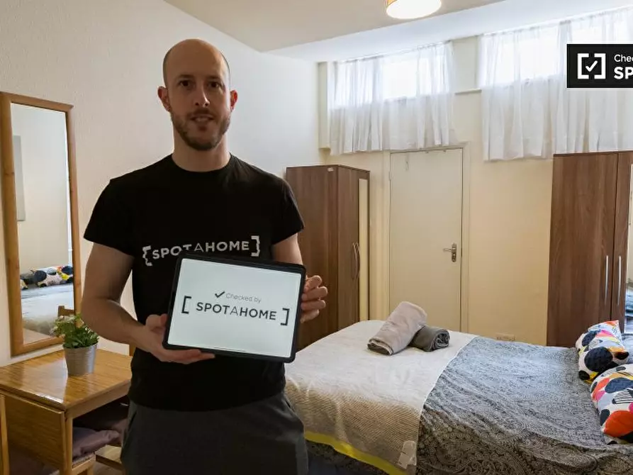 Immagine 10 di Ufficio in affitto  in Park Ave a Brent