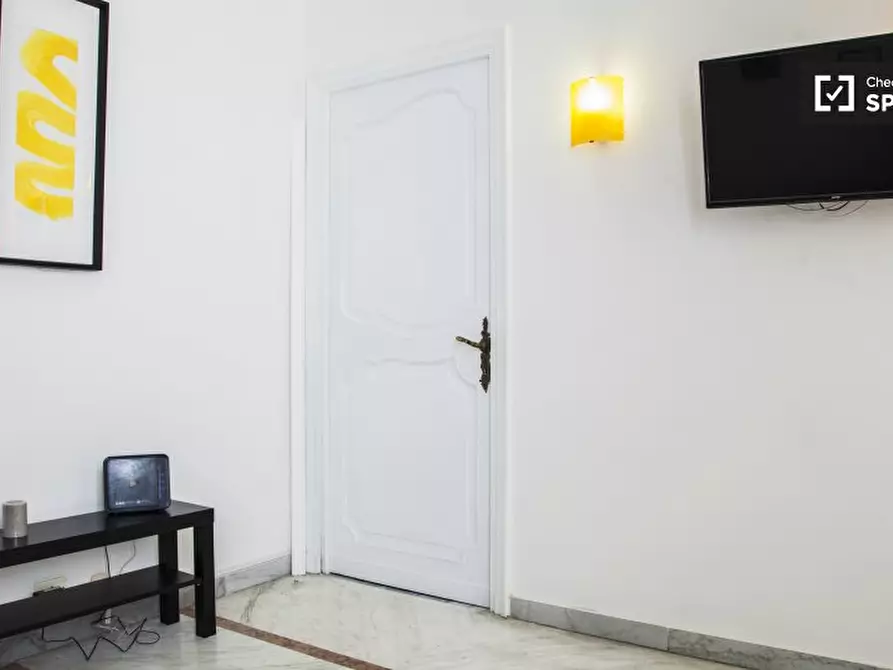 Immagine 11 di Camera condivisa in affitto  in Via Nemorense, 00198 Roma RM, Italy a Roma