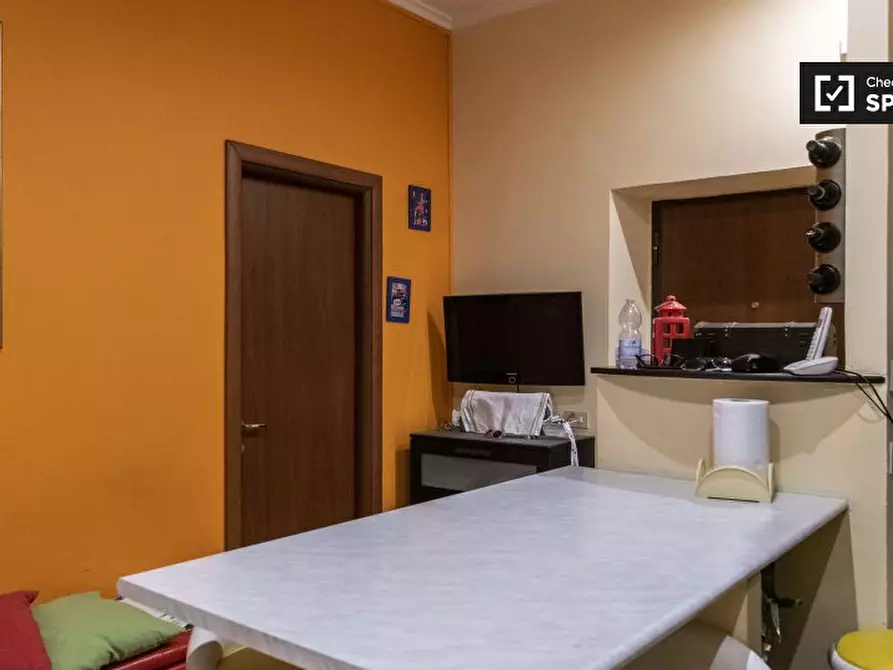 Immagine 9 di Camera condivisa in affitto  in Via dei Gelsi a Roma