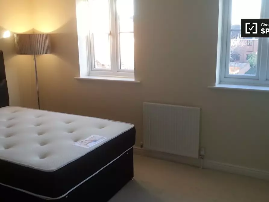 Immagine 1 di Camera condivisa in affitto  in Barnsdale Ave a Poplar