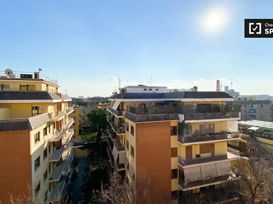 Immagine 10 di Appartamento in affitto  in Via dei Ramni a Roma