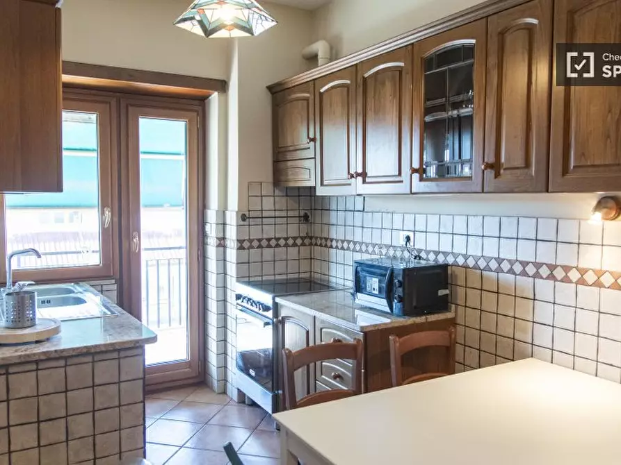 Immagine 5 di Camera condivisa in affitto  in Via Padre Semeria a Roma