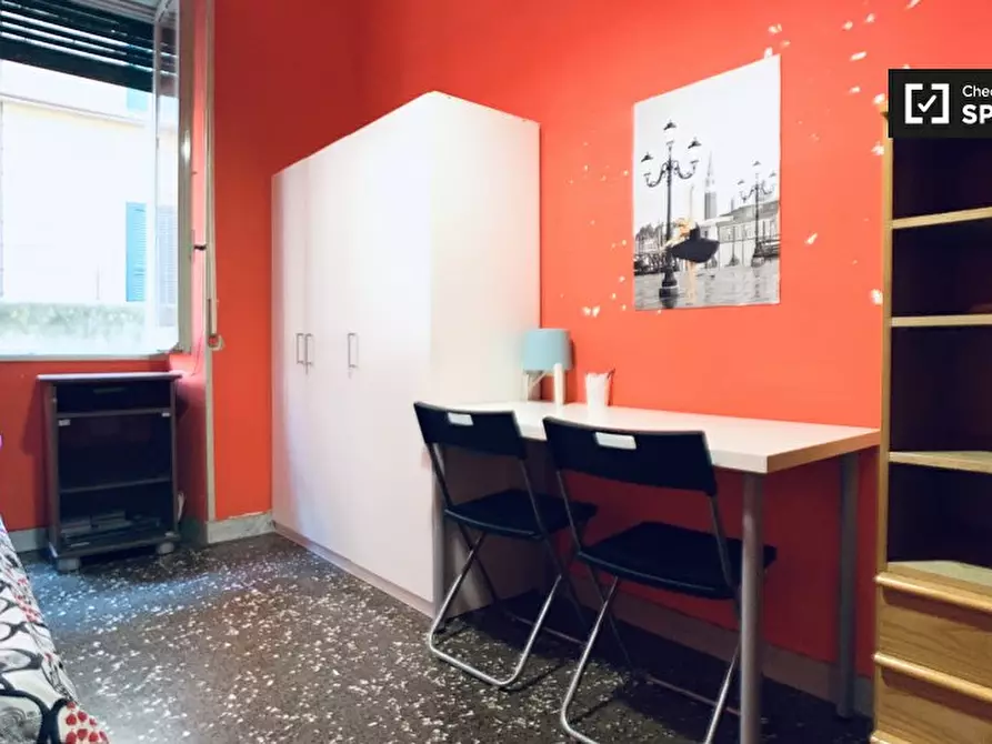 Immagine 2 di Camera condivisa in affitto  in Via Alessandro Cialdi a Roma