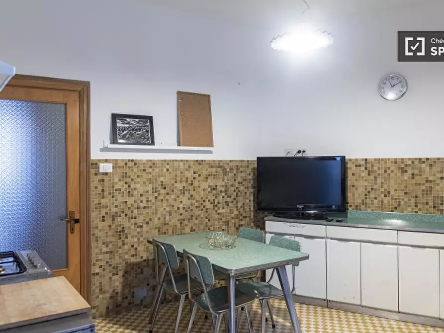 Immagine 14 di Appartamento in affitto  in Viale Telese a Roma