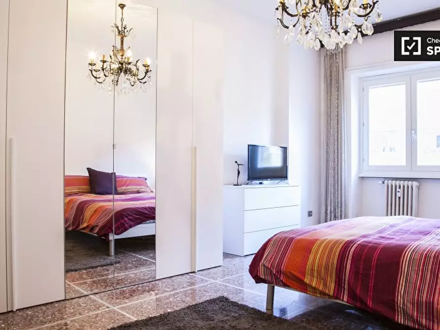 Immagine 4 di Camera condivisa in affitto  in Via Marcantonio Bragadin a Roma