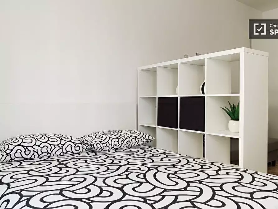 Immagine 5 di Ufficio in affitto  in Via Lorenteggio a Milano