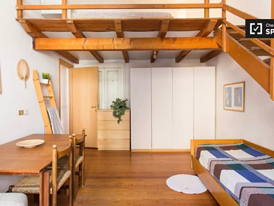 Immagine 5 di Camera condivisa in affitto  in via Curtatone a Milano