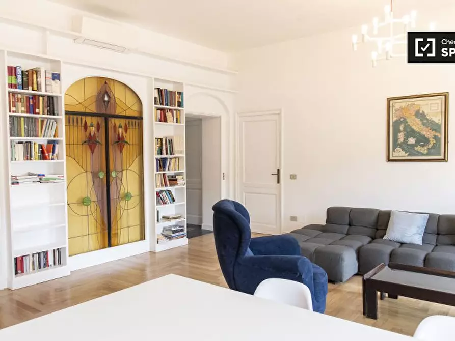 Immagine 13 di Appartamento in affitto  in Viale Giulio Cesare a Roma