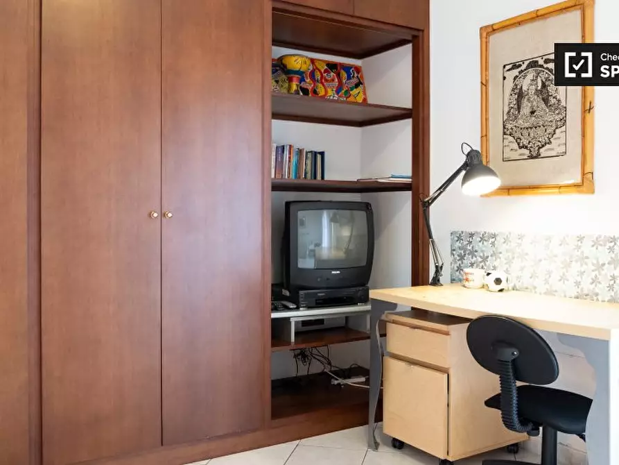 Immagine 3 di Camera condivisa in affitto  in Via Giuseppe Gregoraci a Roma