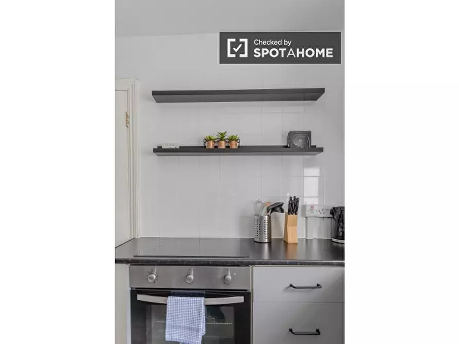 Immagine 15 di Appartamento in affitto  in A Goldhawk Rd a Hammersmith