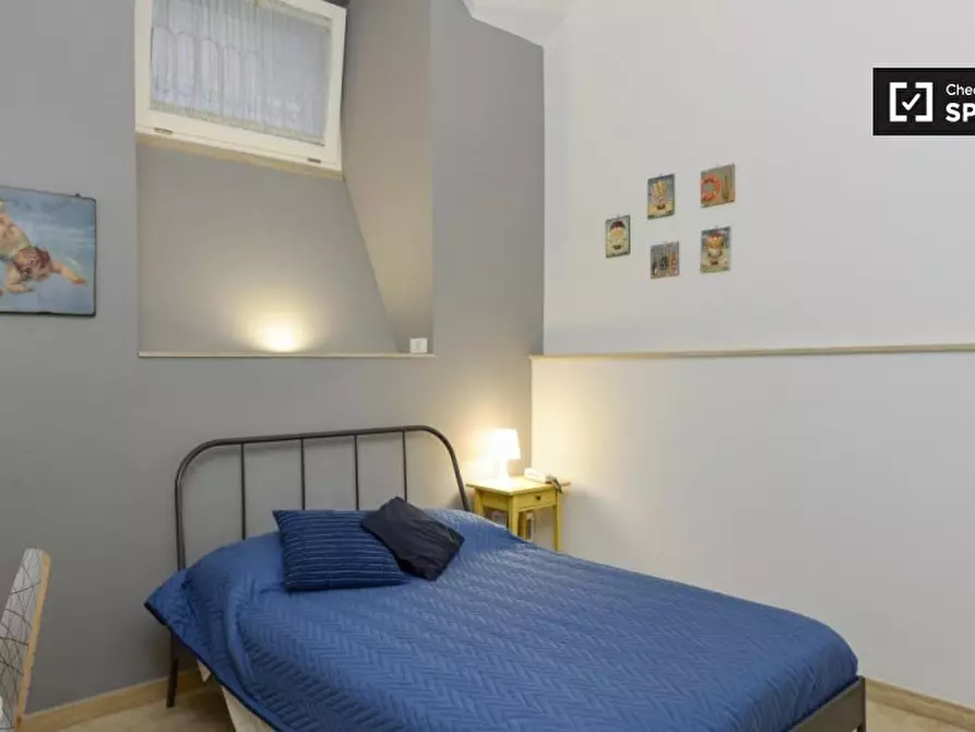 Immagine 12 di Camera condivisa in affitto  in Via Basento a Roma