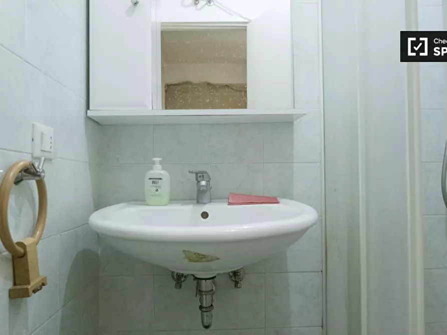 Immagine 9 di Camera condivisa in affitto  in Via Giuseppe Arimondi a Roma