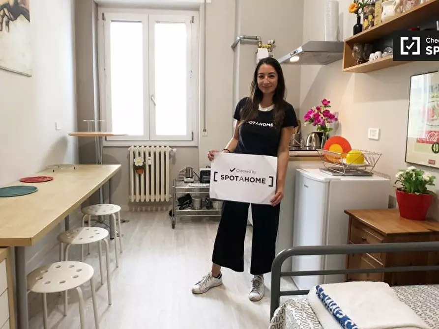 Immagine 9 di Camera condivisa in affitto  in Viale Famagosta, 20142 Milano MI, Italy a Milano