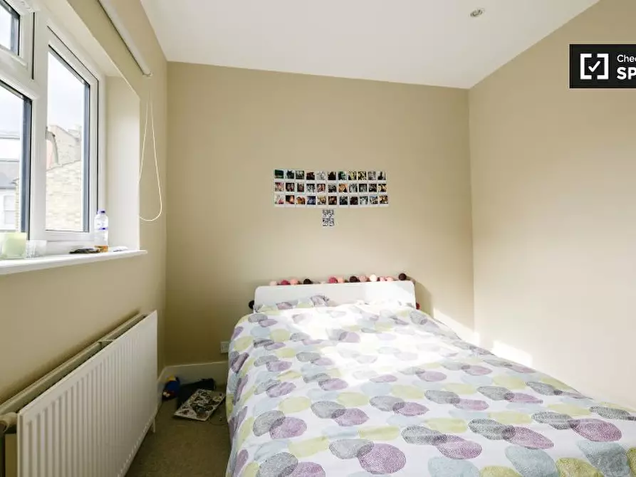 Immagine 4 di Camera condivisa in affitto  in Marville Rd a Hammersmith
