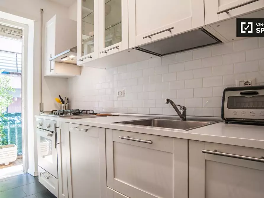 Immagine 6 di Appartamento in affitto  in Via degli Orti di Trastevere, 00153 Roma RM, Italy a Roma