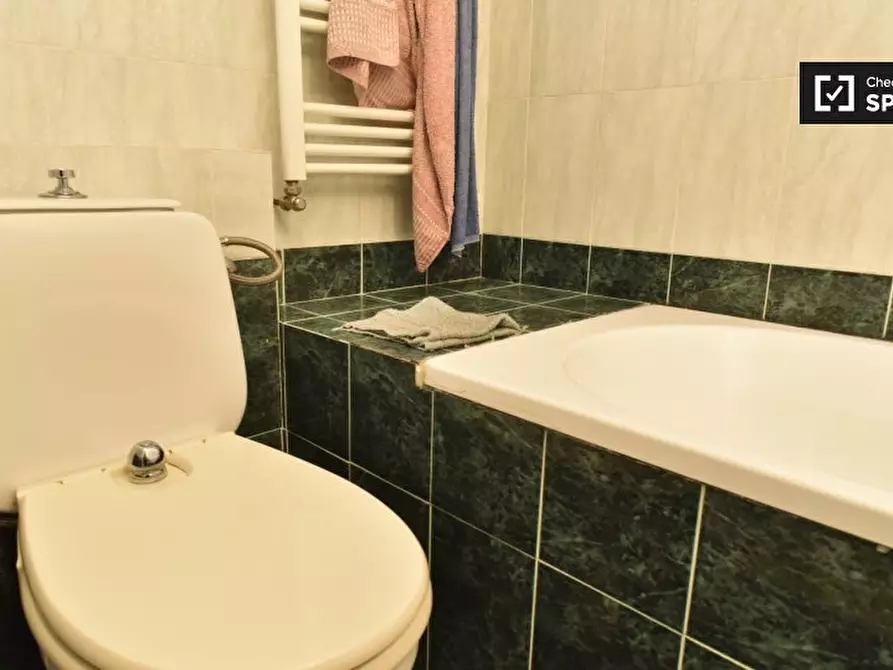 Immagine 11 di Camera condivisa in affitto  in Via Luciano Zuccoli a Roma