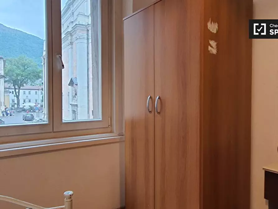 Immagine 3 di Camera condivisa in affitto  in Piazza Santa Maria Maggiore a Trento