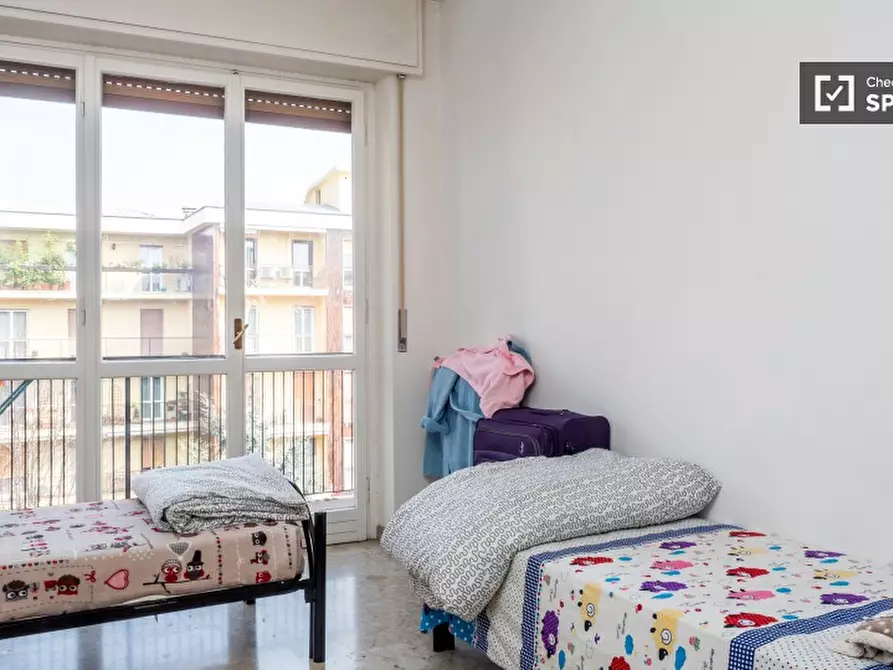 Immagine 3 di Camera condivisa in affitto  in Via Emilio de Marchi a Milano