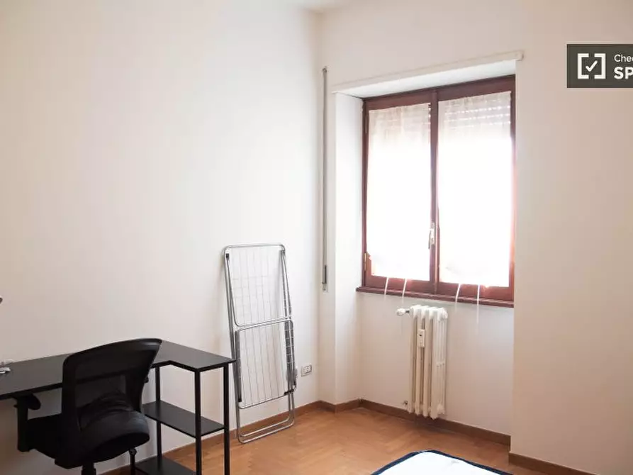 Immagine 2 di Camera condivisa in affitto  in Via Colle Di Mezzo a Roma