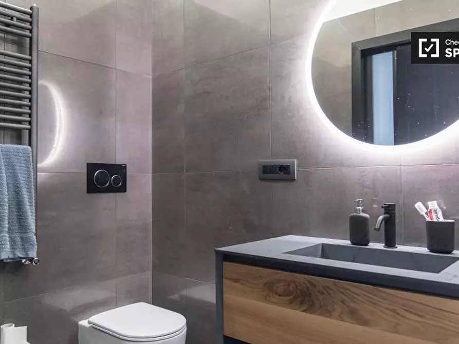 Immagine 9 di Camera condivisa in affitto  in Via Lima a Roma