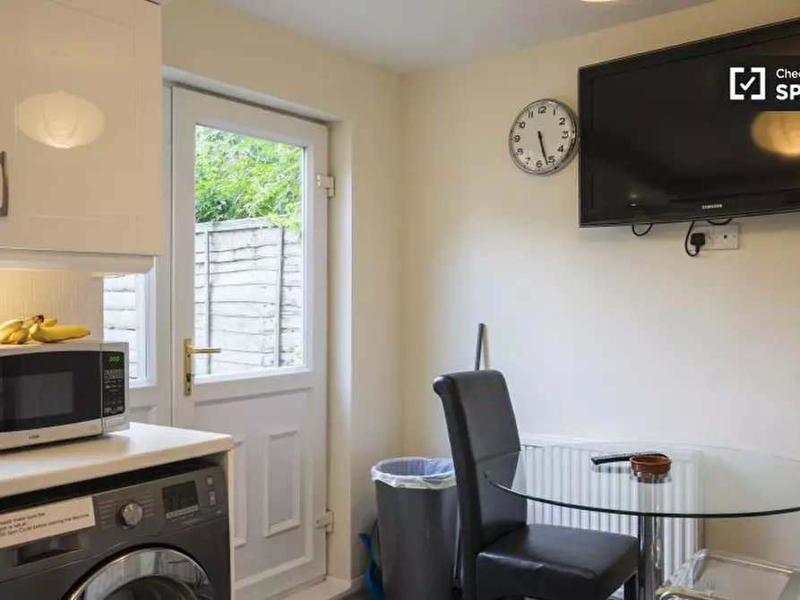 Immagine 16 di Camera condivisa in affitto  in Blossom Cl a Ealing