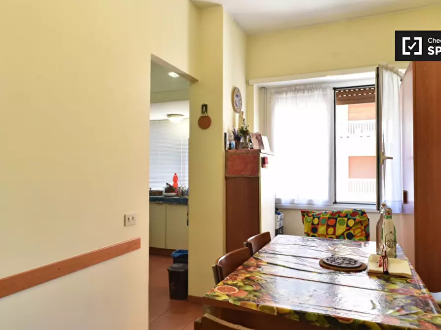 Immagine 11 di Camera condivisa in affitto  in Via Appia Nuova a Roma