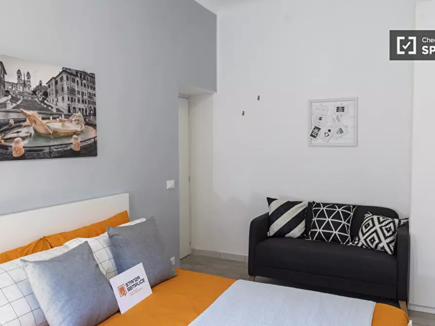 Immagine 2 di Camera condivisa in affitto  in Via in Selci a Roma