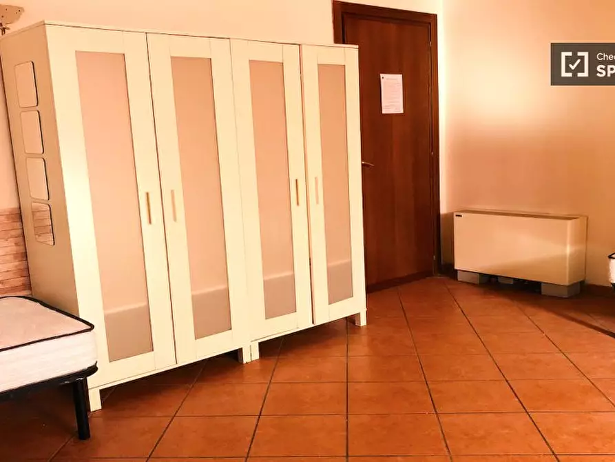 Immagine 4 di Camera condivisa in affitto  in Via Alessandro Brisse a Roma