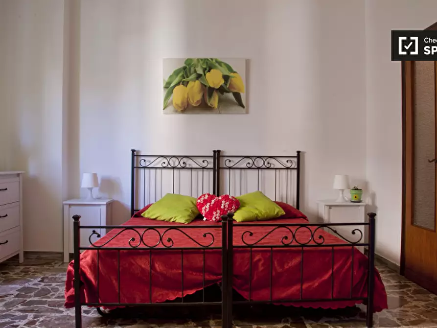 Immagine 5 di Camera condivisa in affitto  in Via della Massimilla a Roma