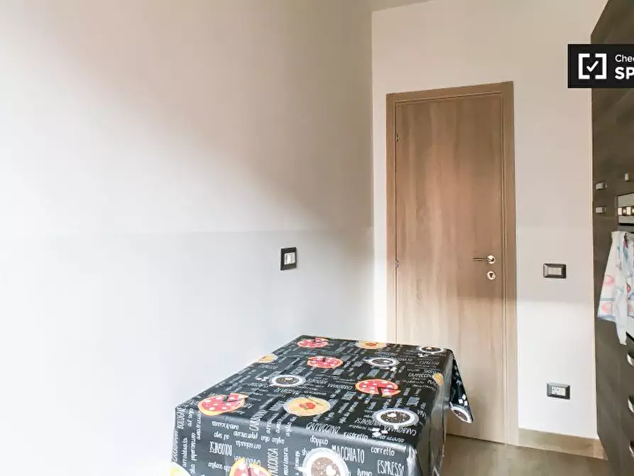 Immagine 8 di Camera condivisa in affitto  in Viale Giustiniano Imperatore a Roma