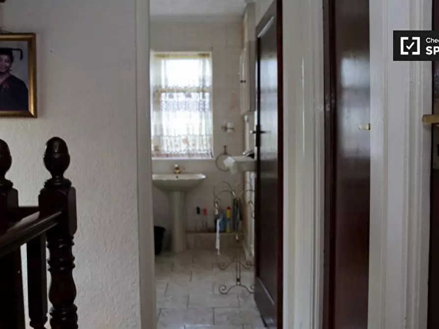 Immagine 5 di Camera condivisa in affitto  in Blackbush Ave, Romford RM6 5TU, UK a Barking