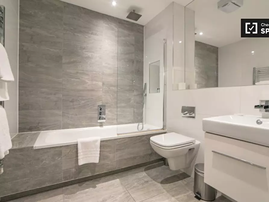 Immagine 10 di Appartamento in affitto  in Flat 204, 6 Bromehead St, Whitechapel, London E1 2PQ a Poplar