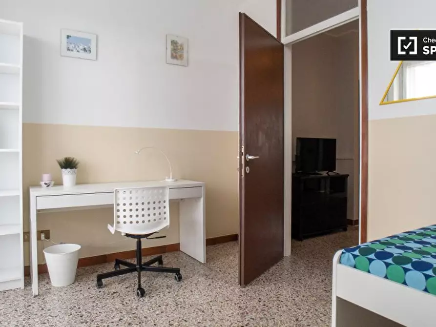 Immagine 2 di Camera condivisa in affitto  in Via Lucca, 20152 Milano MI, Italy a Milano