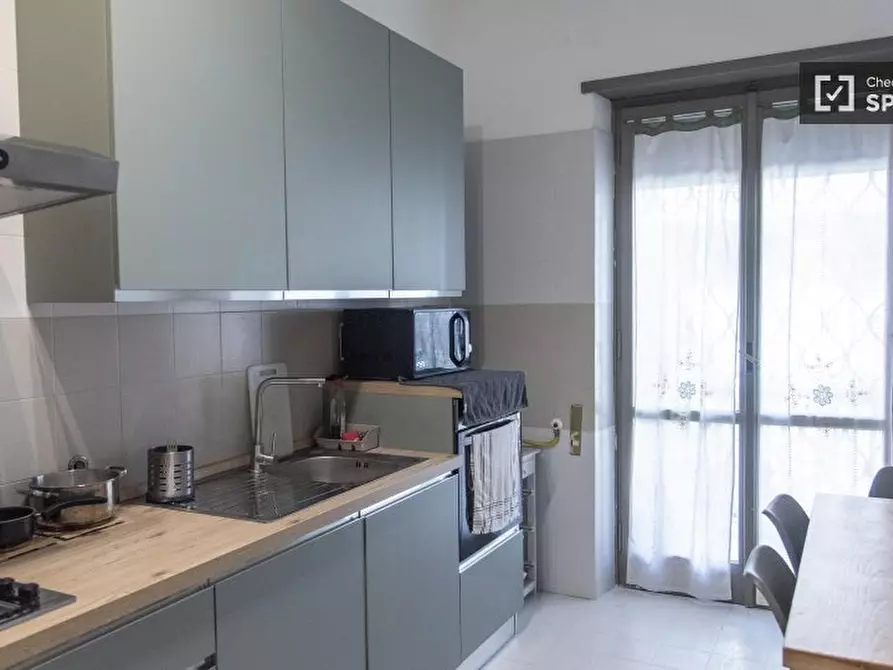 Immagine 10 di Camera condivisa in affitto  in Via Canzone del Piave a Roma